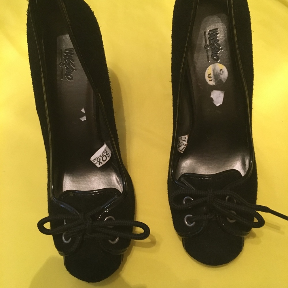 Mossimo Suede heels black tie up
